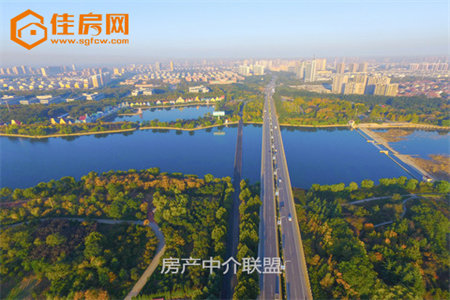 明湖中学北邻御景苑步梯高层送储藏室可分期